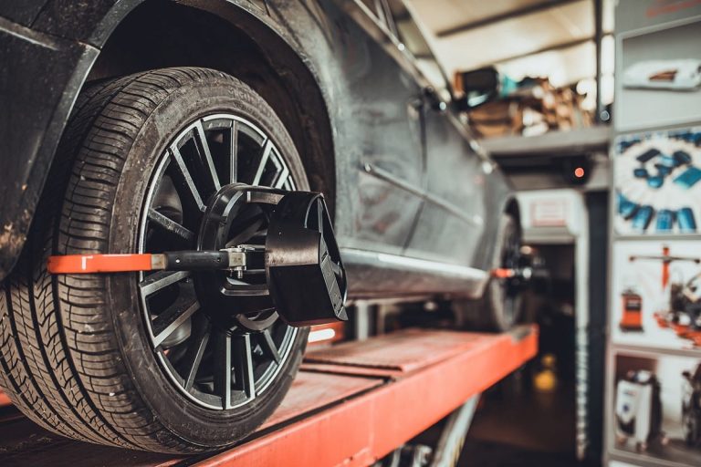 Identifying Wheel Alignment Symptoms: Warning Signs Every Driver Should Notice