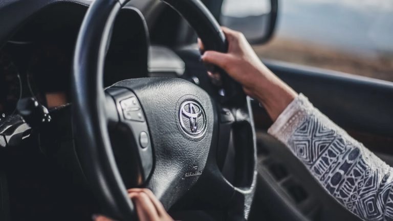 Steering Wheel Shakes When Decelerating: Causes and Fixes