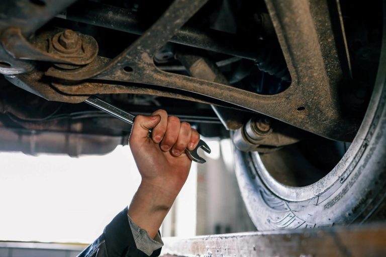 Transmission Humming Noise When Accelerating – Causes, Risks, and Fixes